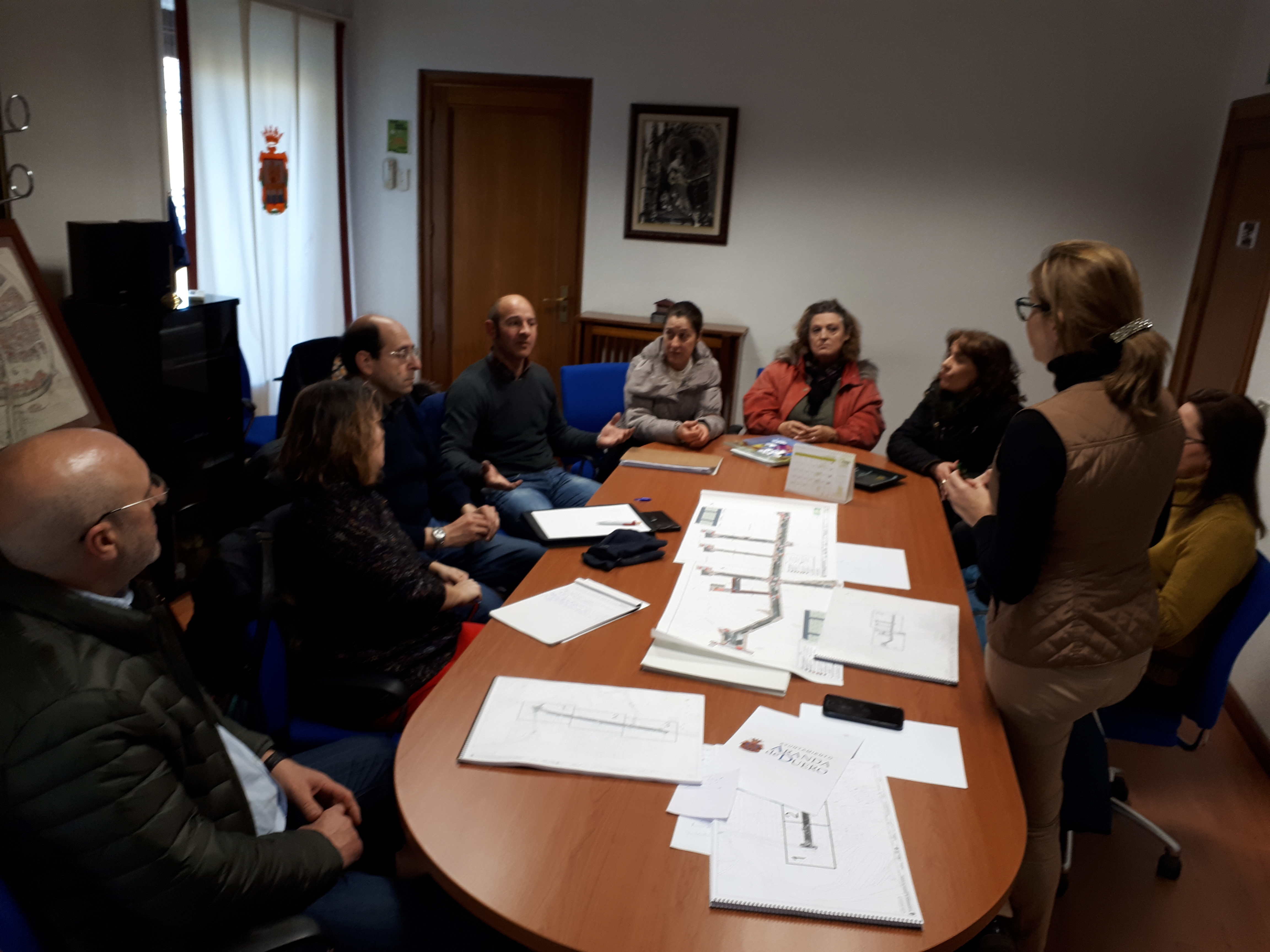 Reunión con los representantes de la asociación de vecinos del barrio Ferial Bañuelos en el Ayuntamiento el 9 de febrero de 2018