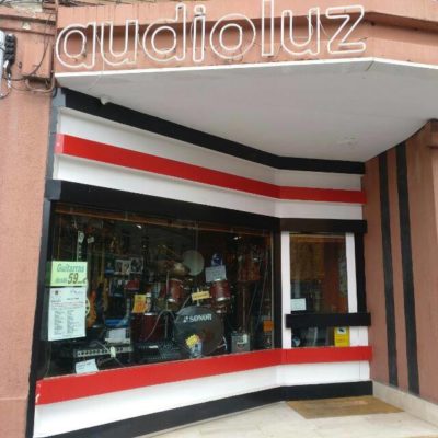 Imagen frontal de la tienda